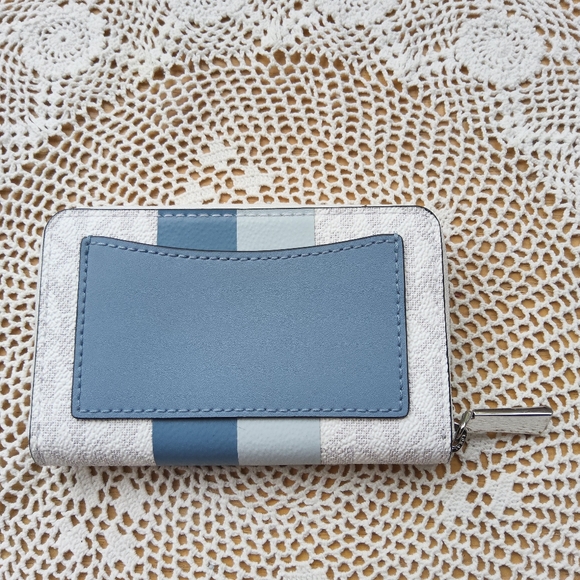 Michael Kors Small Logo Stripe Wallet - Picture 2 of 15